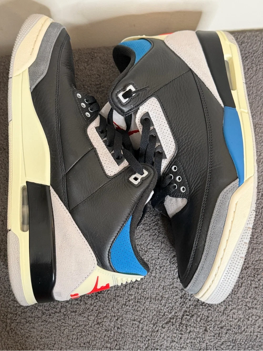 Air Jordan 3 Retro OG “Rare Air” Black Blue Men’s size 11
